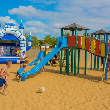 Mobile Homes By Kelair At Camping Sol A Go Go مكان تخييم سا يْليرْ دو ري